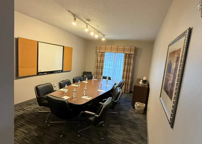 Country & By Radisson, Elgin, Il