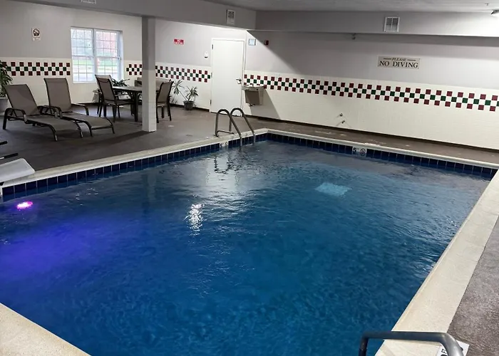 Отель Country & By Radisson, Elgin, Il 3*