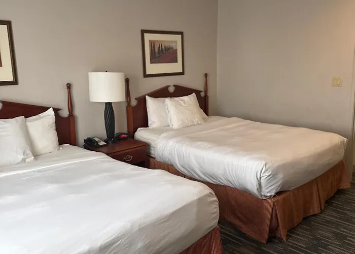 Hotel Country & By Radisson, Elgin, Il Elgin