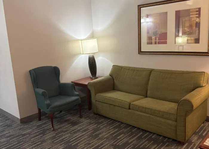Country & By Radisson, Elgin, Il Elgin