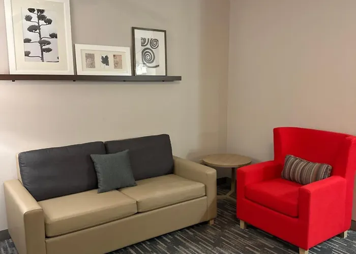 Hotel Country & By Radisson, Elgin, Il