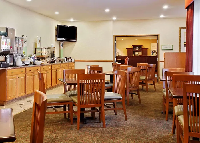 Country & By Radisson, Elgin, Il Hotel 3*