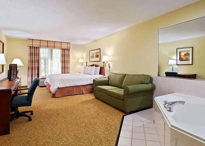 Hotel Country & By Radisson, Elgin, Il 3*