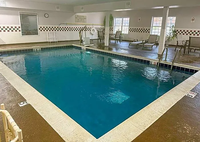 Отель Country & By Radisson, Elgin, Il 3*