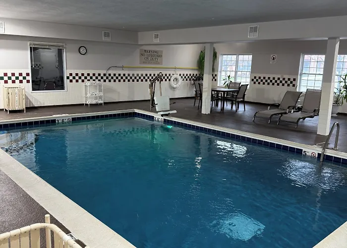 Country & By Radisson, Elgin, Il Hotel