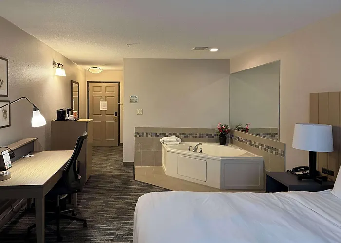 Country & By Radisson, Elgin, Il