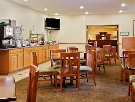 Отель Country & By Radisson, Elgin, Il